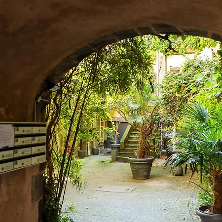 Le Petit Jardin - Pour 2 Personnes Centre Historique Apartment
